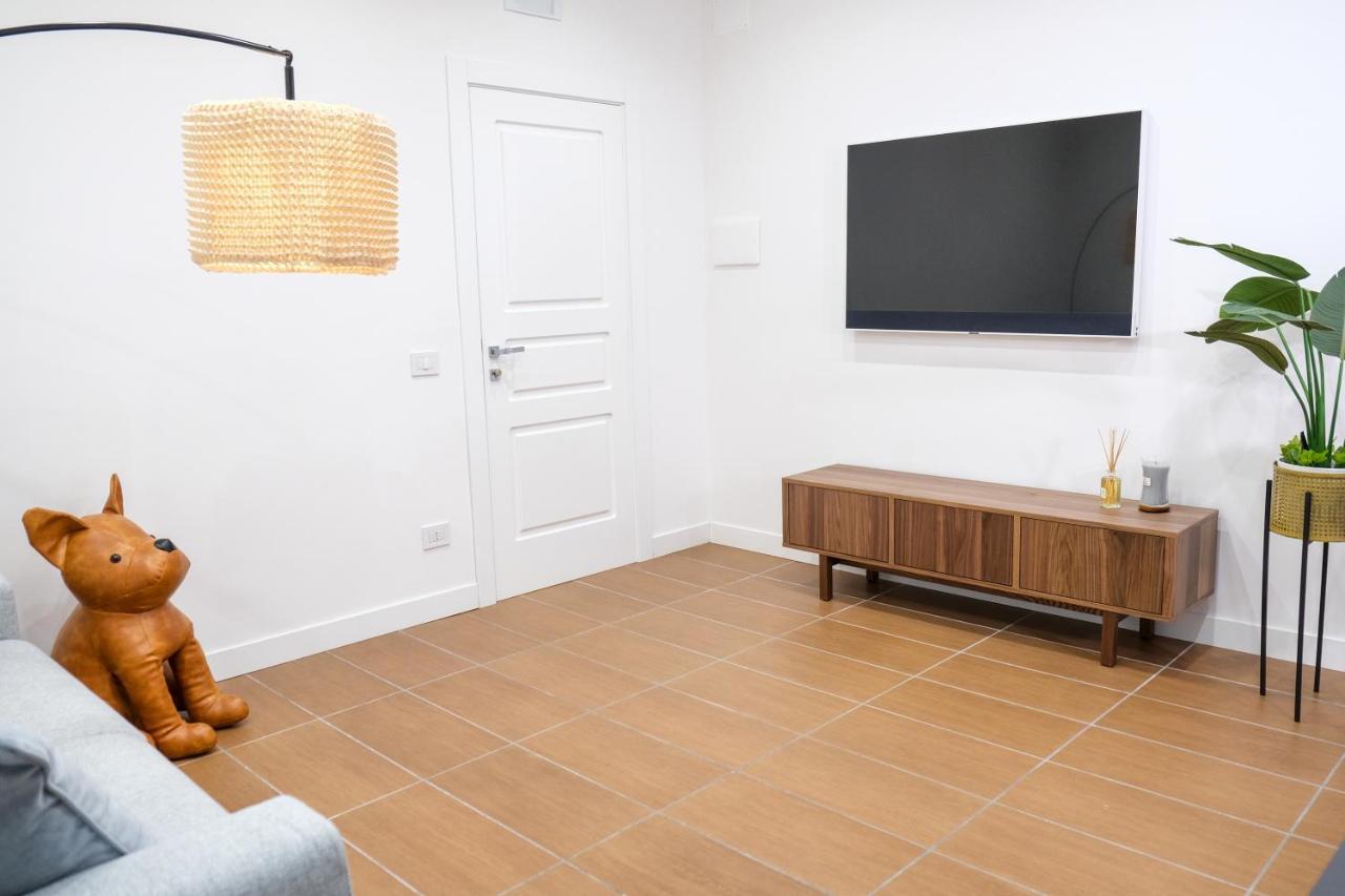 Aroma Apartment, Maschio Angioino-Porto Di Napoli Buitenkant foto